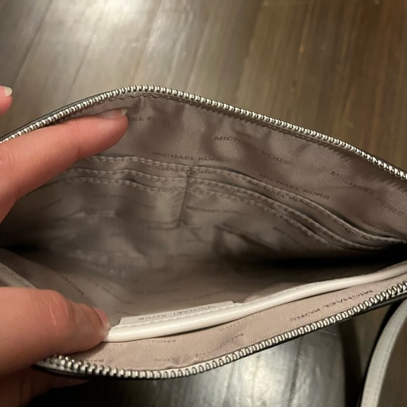 Michael Kors Clutch - White & Silver Floral Print - Picture 3 of 7